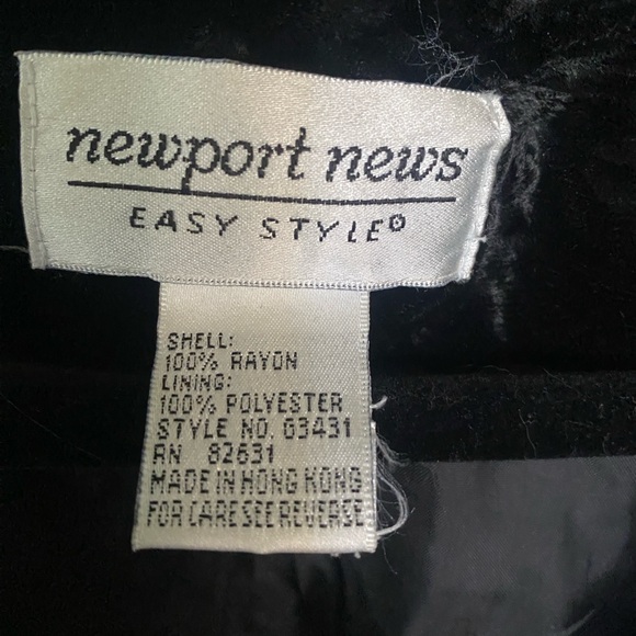 Elegant Maxi Black Velvet Jacket - Picture 8 of 8